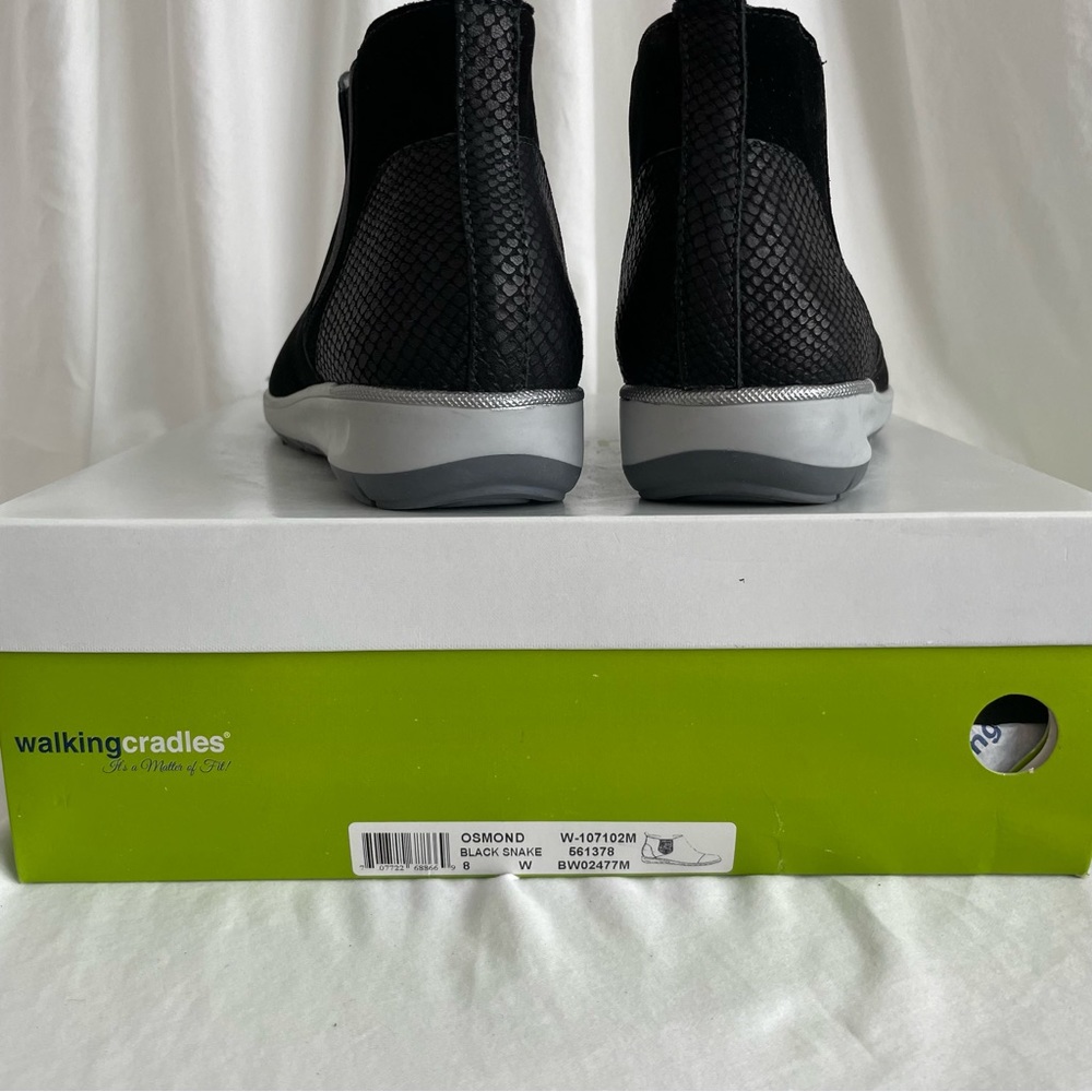 Walking Cradles Osmond Bootie Comfort Shoe Black Suede Embossed Snakeskin Wide